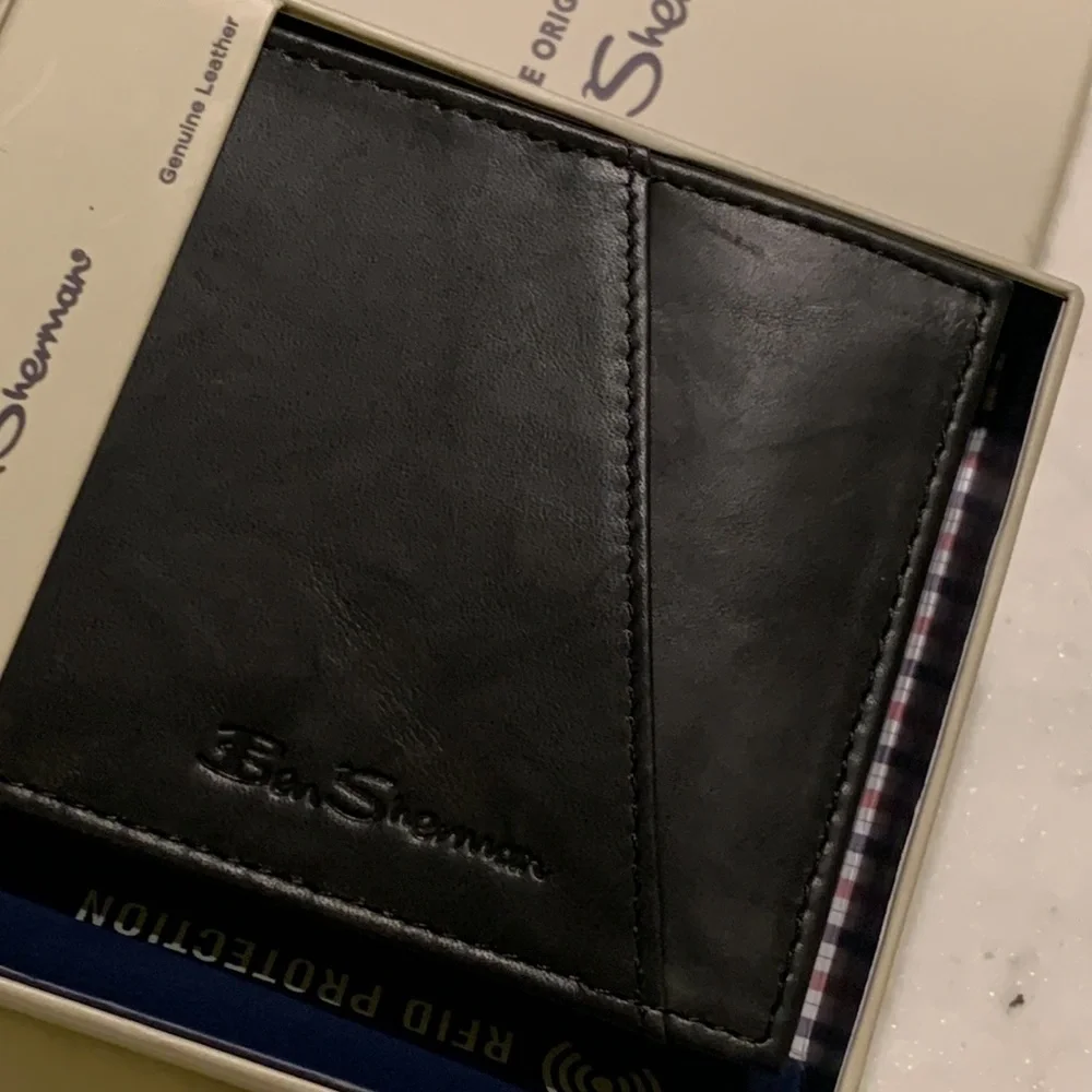 Ben Sherman Manchester Collection Slim BiFold Wallet in Black